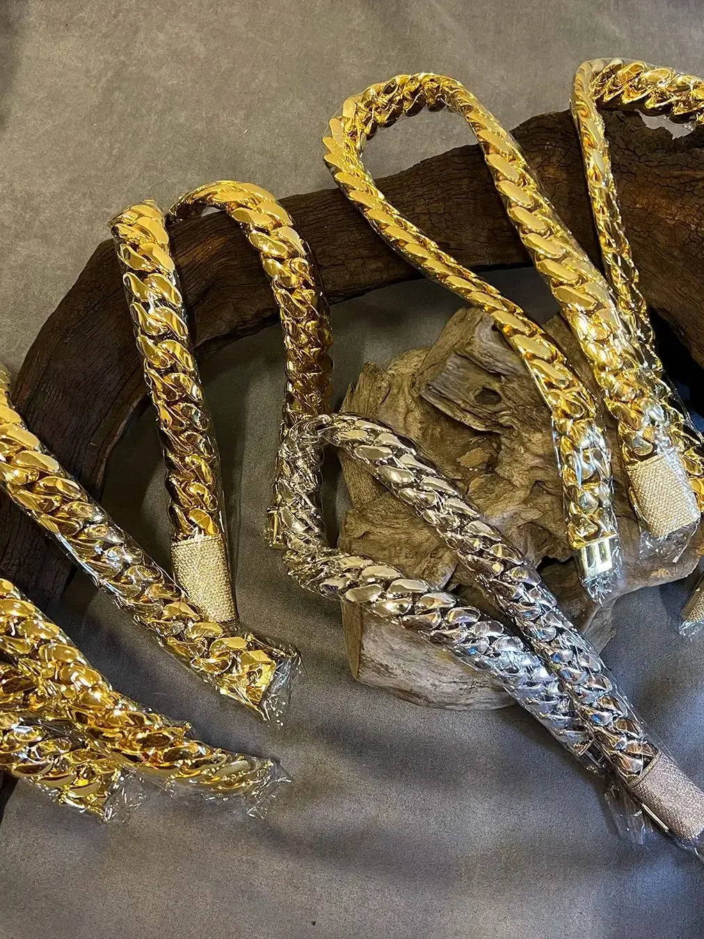 18K Gold Plated Luxury Hip Hop Cuban Link Chain Necklace for Men Wholesale Custom Logo