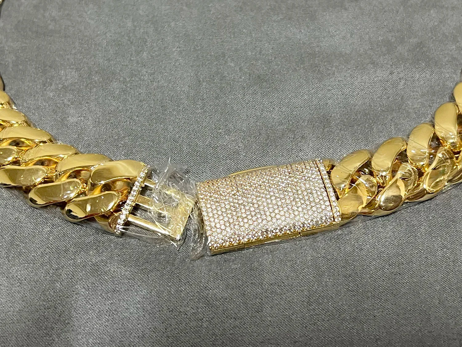 18K Gold Plated Luxury Hip Hop Cuban Link Chain Necklace for Men Wholesale Custom Logo